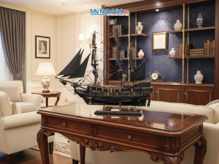 Mô Hình Thuyền Chiến Cổ Ngọc Trai Đen (Black Pearl) Gỗ Muồng Đen Thân 55cm MNV-TB17/55