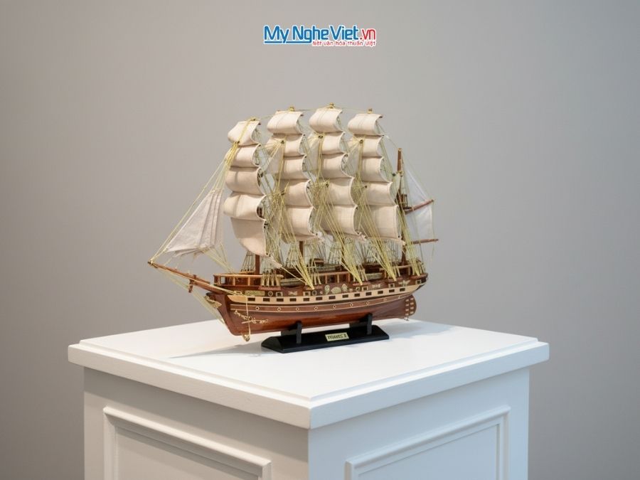Mô Hình Thuyền Buồm France II Gỗ Tự Nhiên Thân 60cm MNV-TB03/HX