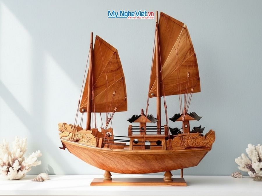 Mô Hình Thuyền Rồng Hạ Long Gỗ Hương Thân 40cm MNV-TB16/GH