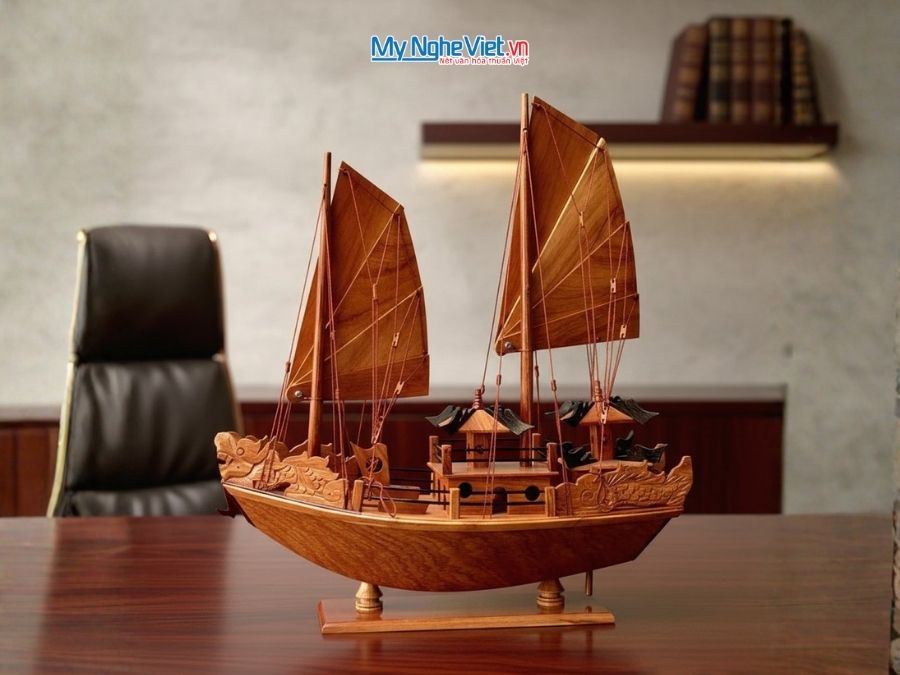 Mô Hình Thuyền Rồng Hạ Long Gỗ Hương Thân 40cm MNV-TB16/GH