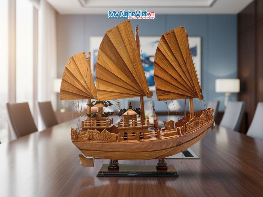 Mô Hình Thuyền Rồng Hạ Long Gỗ Hương Thân 60cm MNV-TB16/60GH