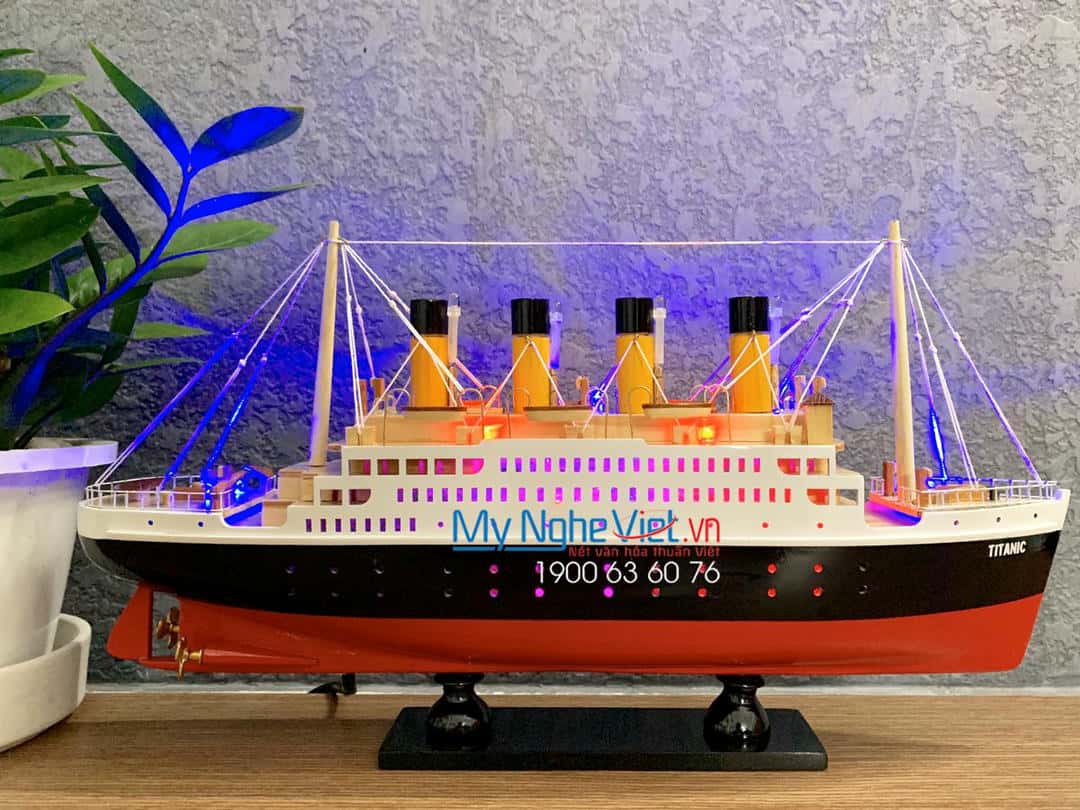 Mô Hình Thuyền Titanic Đèn (Thân 40cm) MNV-TB11D-40