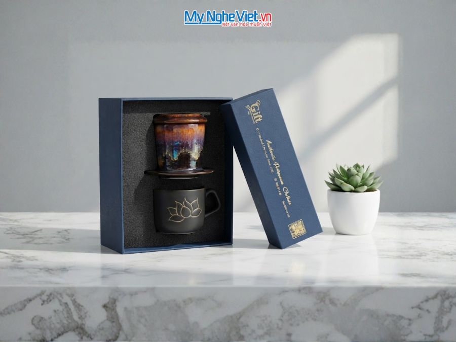 Phin Cà Phê Thấp Men Hỏa Biến Vẽ Hoa Sen MNV-GHN001
