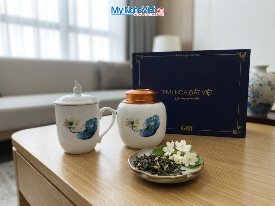 Set Quà Tặng Đối Tác/Khách Hàng - Hũ Trà Và Ly Sứ Gốm Hoa Sen CBG002.6