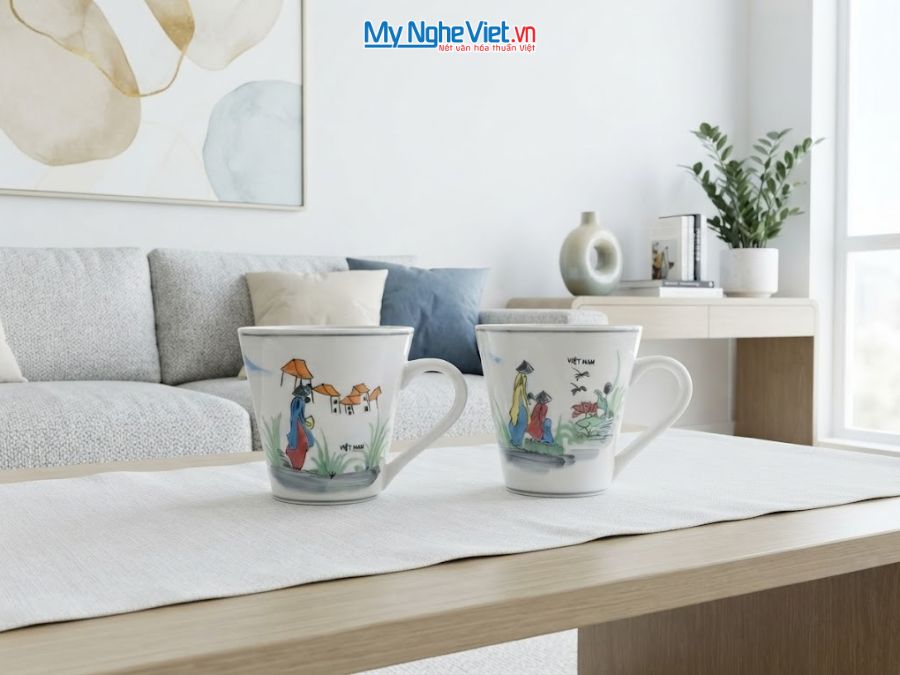 Set Quà Tặng 2 Ly Sứ Men Bóng Vẽ Cô Gái Áo Dài CBLSH01.2