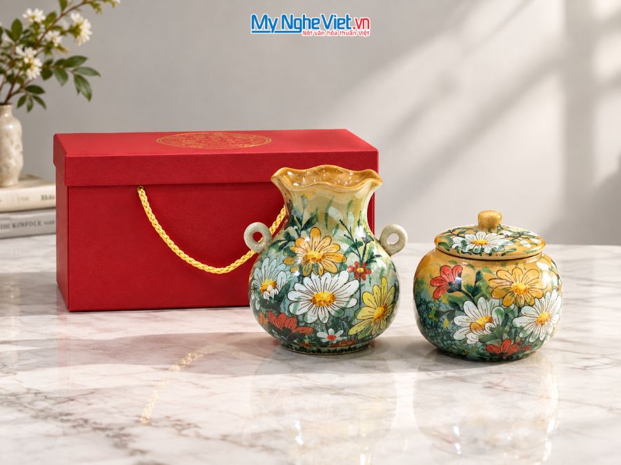 Set Quà Tặng Bình Hoa Và Hũ Mứt Gốm Bát Tràng Vẽ Hoa Cúc MNV-LHGLH03/6