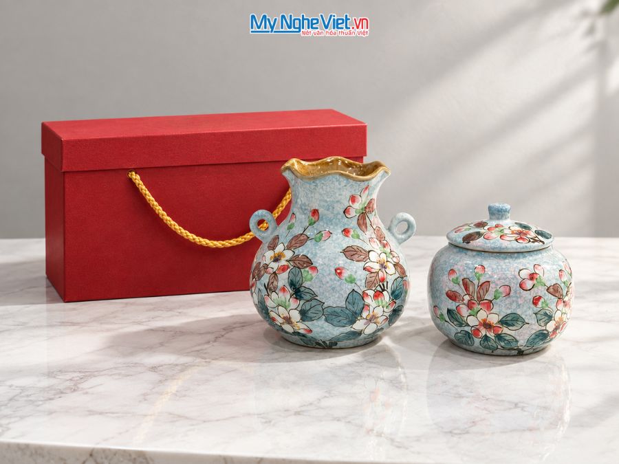 Set Quà Tặng Bình Hoa Và Hũ Mứt Gốm Bát Tràng Vẽ Hoa Đào Trắng MNV-LHGLH03/11