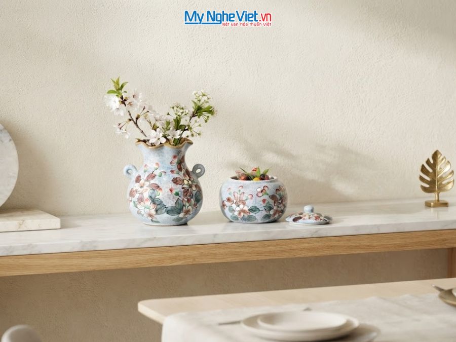Set Quà Tặng Bình Hoa Và Hũ Mứt Gốm Bát Tràng Vẽ Hoa Đào Trắng MNV-LHGLH03/11