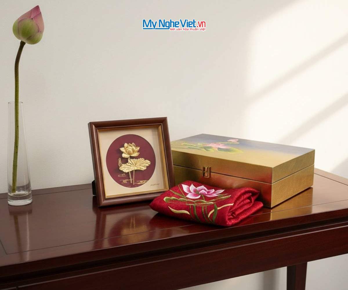 Set quà tặng cao cấp VVIP – SET02 – Sen đỏ thịnh vượng