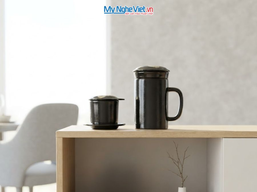 Set Quà Tặng Phin Cà Phê Và Ly Lọc Trà Gốm Màu Đen Vẽ Hoa CBCFV002-10