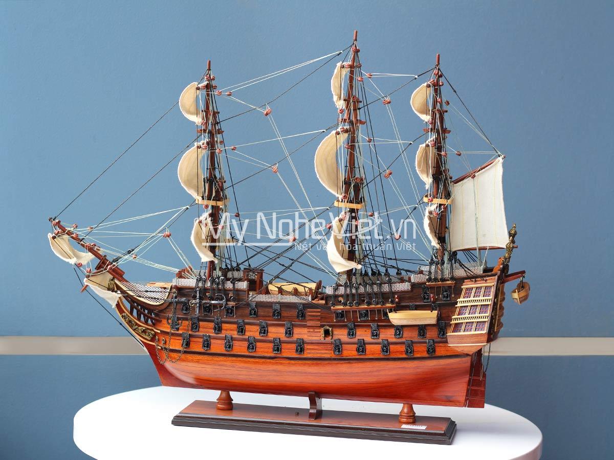 Mô hình thuyền chiến cổ