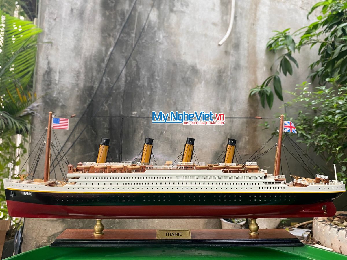 Mô hình du thuyền Titanic cao cấp  MNV-TTN05