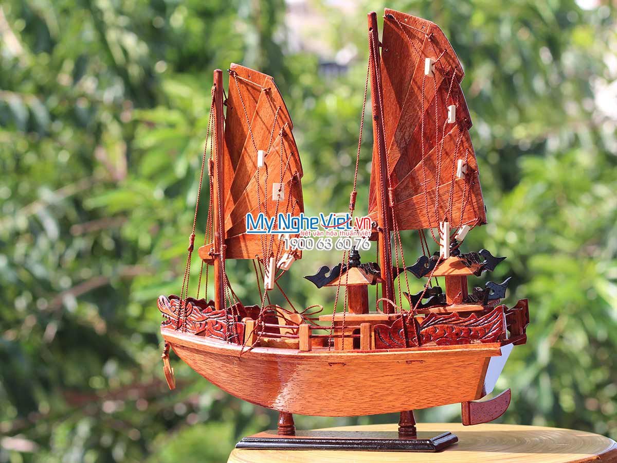 Mô hình thuyền gỗ  Việt Nam-Thuyền Rồng gỗ hương MNV-TB16-1H