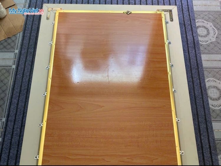 Tranh Đồng Mã Đáo Thành Công Dát Vàng 24K Nền Nhung Đỏ ( Có Nẹp Sau) HTD78116.1