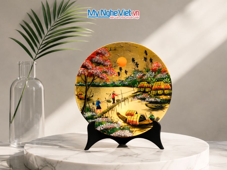 Tranh Đĩa Sơn Mài Đồng Quê Dát Bạc Nền Vàng D35cm MNV-TSMD356-1.2