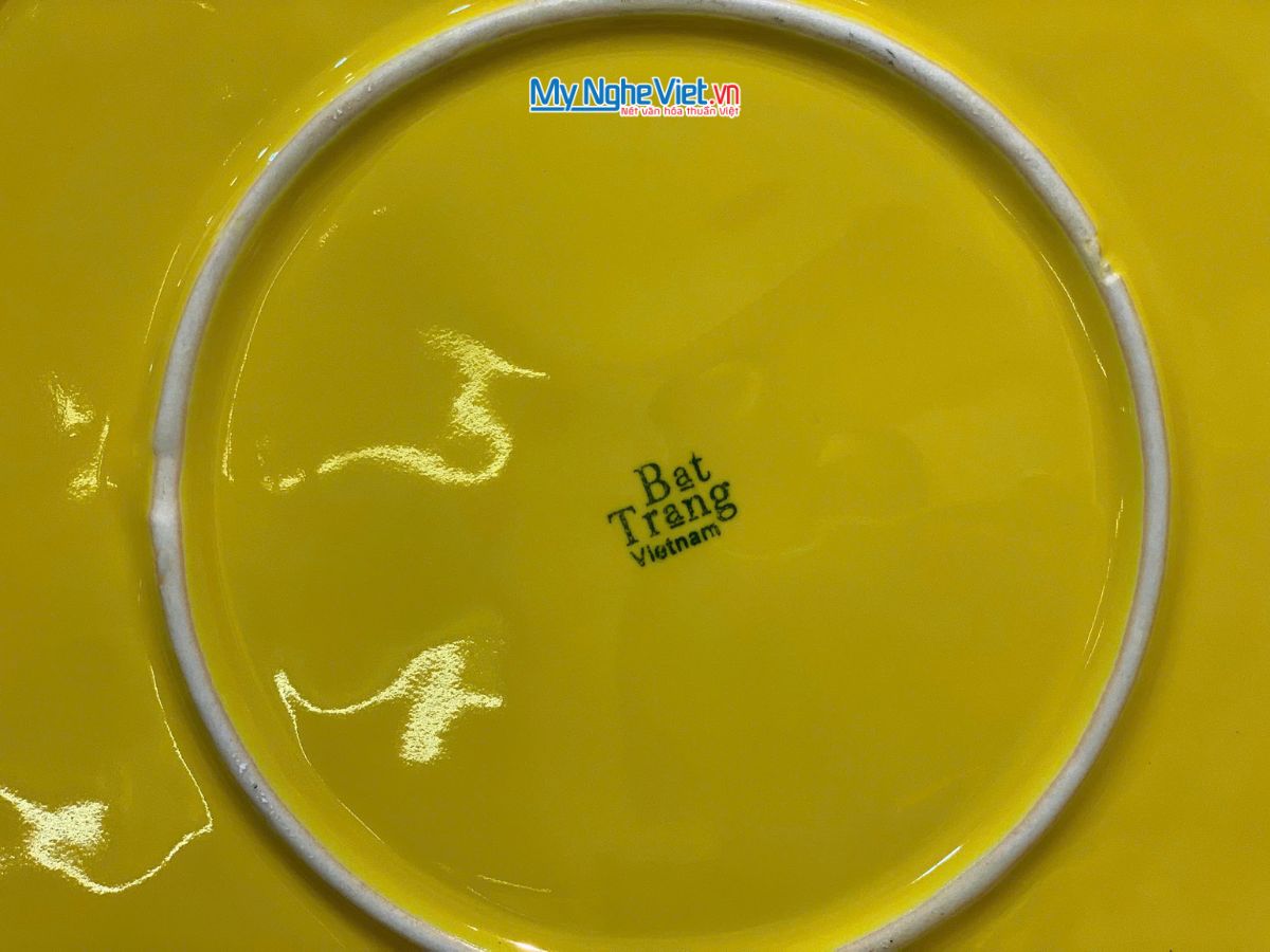 Tranh Đĩa Gốm Bát Tràng Thuận Buồm Xuôi Gió Đắp Nổi Màu Vàng D28cm MNV-TDS1.4