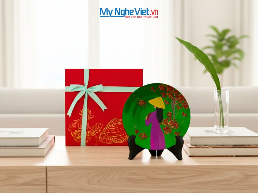 Tranh Đĩa Sơn Mài Cô Gái Đào Nhiều Mẫu D20cm TD20-4