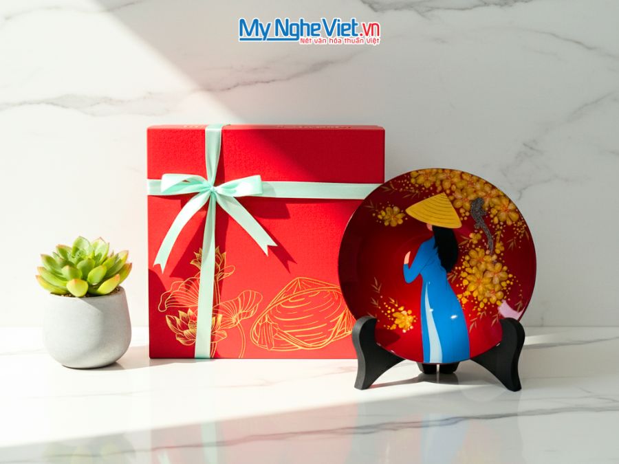 Tranh Đĩa Sơn Mài Cô Gái Đào Nhiều Mẫu D20cm TD20-4