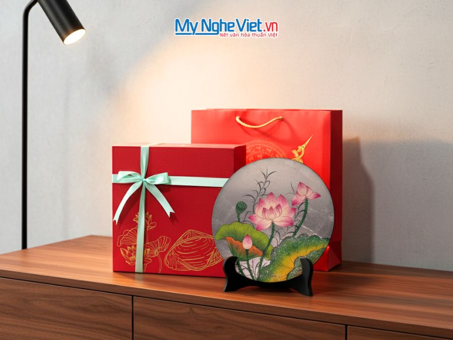 Tranh Đĩa Sơn Mài Hoa Sen Dát Bạc D25cm TD25-TBL13