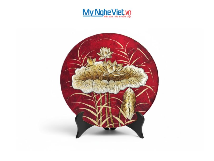 Tranh Đĩa Sơn Mài Hoa Sen Đắp Nổi Nền Đỏ Nhiều Mẫu D30cm TD30SV/1
