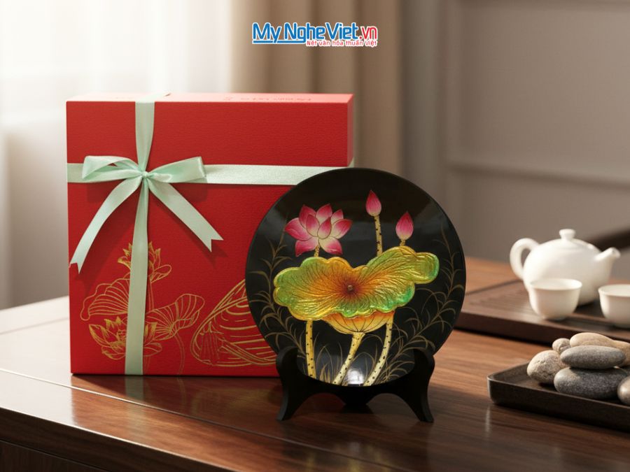 Tranh Đĩa Sơn Mài Hoa Sen Nền Đen D20cm TD20-3.2
