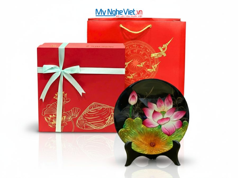 Tranh Đĩa Sơn Mài Hoa Sen Đắp Nổi Nền Đen D25cm TD25-5