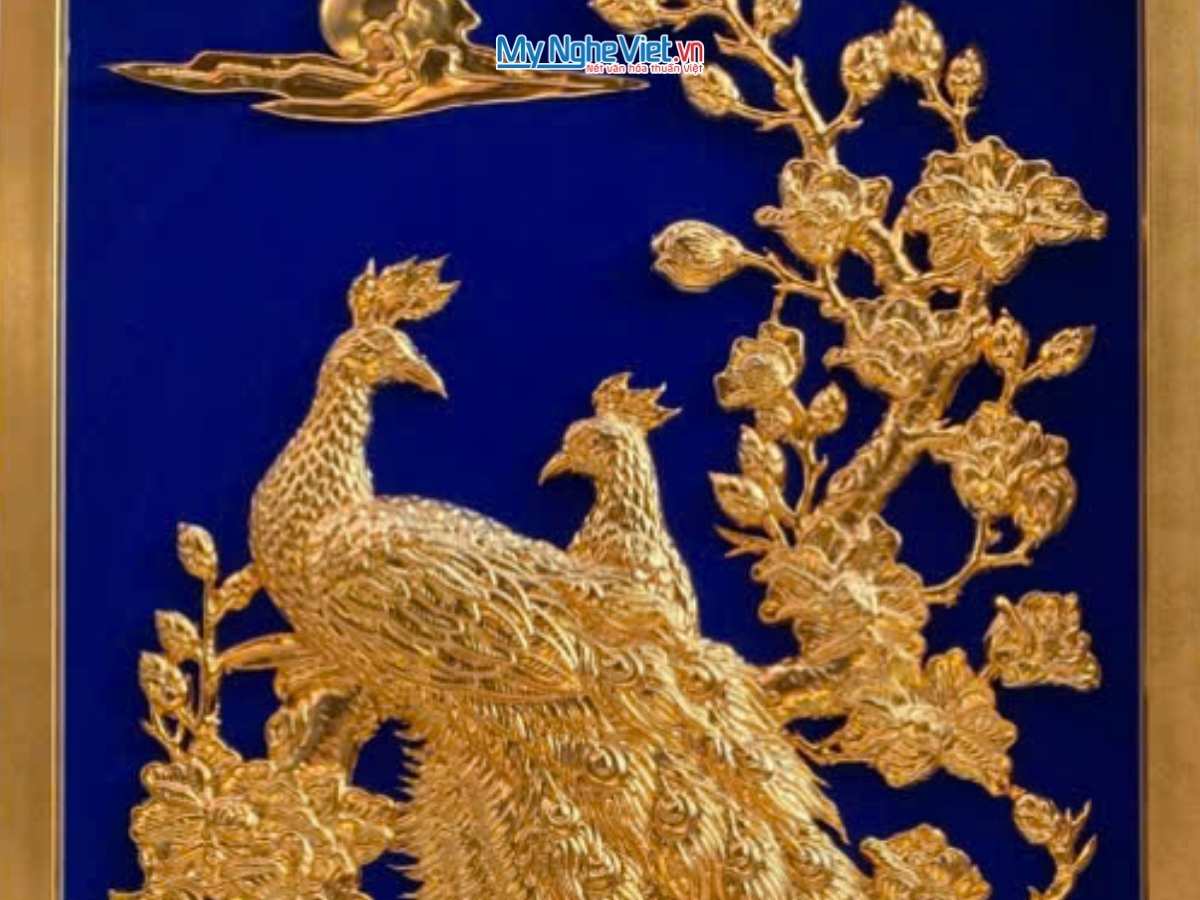Tranh đồng Cặp Chim Công dát vàng 24k nền xanh 71x109 TD71-2