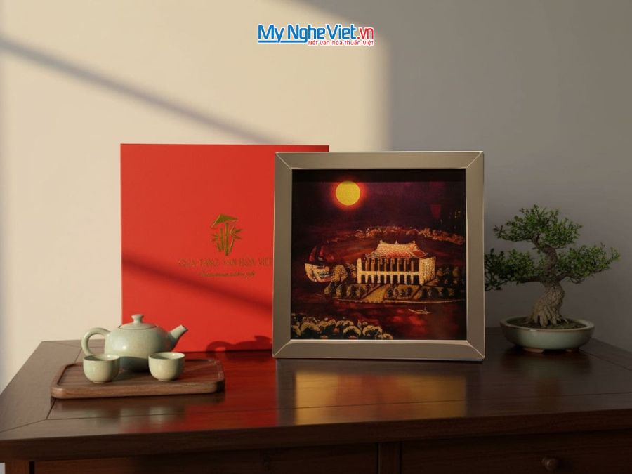 Tranh Sơn Mài Bến Nhà Rồng 35x35cm MNVTBL009