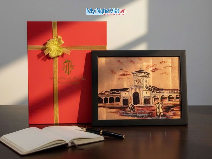 Tranh Sơn Mài Chợ Bến Thành Dát Vàng 35x45cm TSM3545-1.5