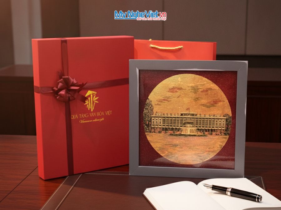Tranh Sơn Mài Dinh Độc Lập Dát Vàng 35x35cm TBL015
