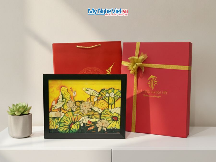 Tranh Sơn Mài Hoa Sen Vẽ Tay 35x45cm TBL34/17K3-11