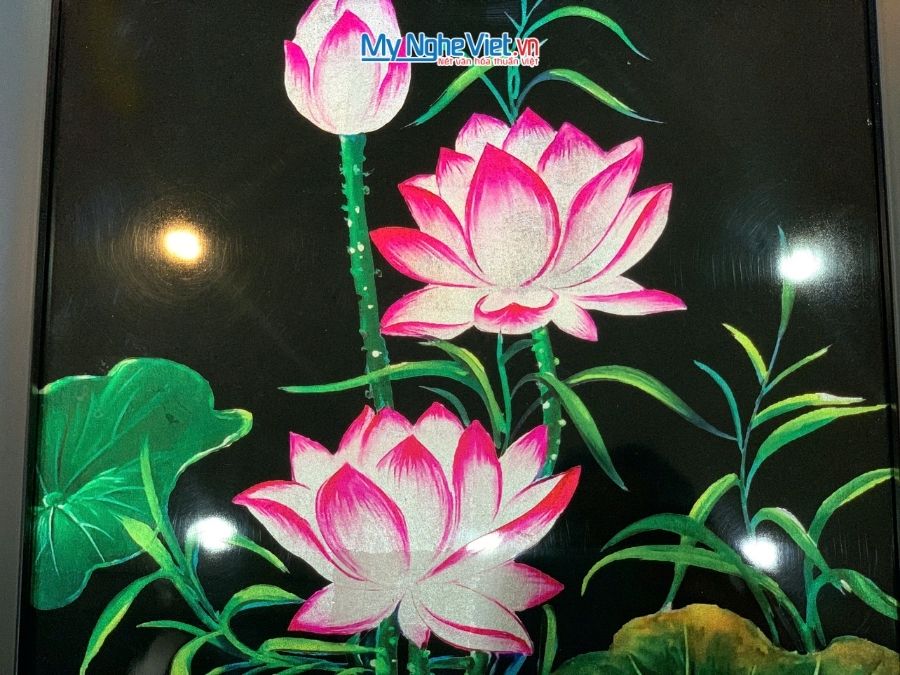 Tranh Sơn Mài Hoa Sen Nền Đen 35x45cm TSM3545-1.13