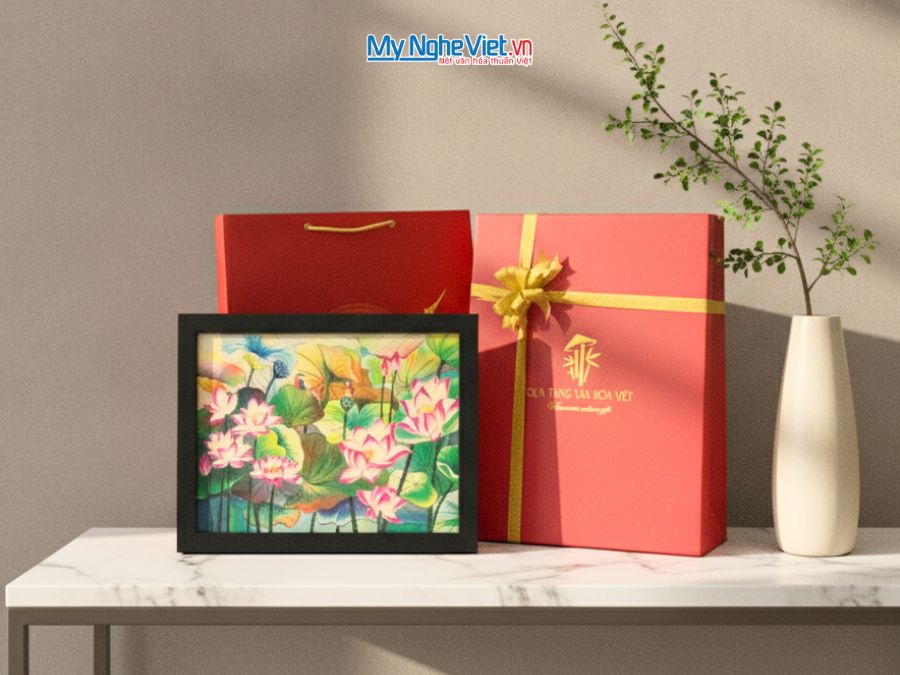 Tranh Sơn Mài Hoa Sen Vẽ Tay 35x45cm TSM3545-1.10
