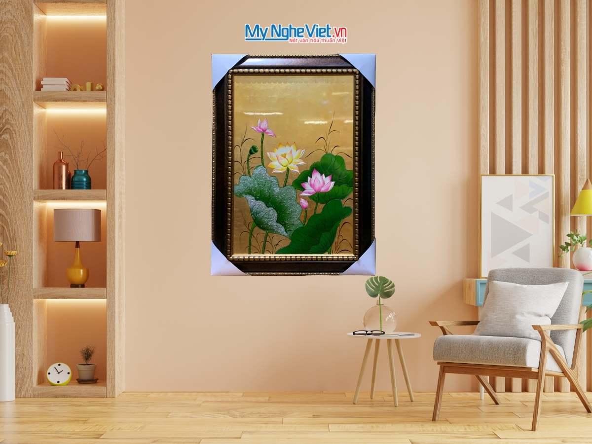 Tranh sơn mài sen đắp nổi dát vàng 40x60 có khung 54x74cm TSM571-1.13