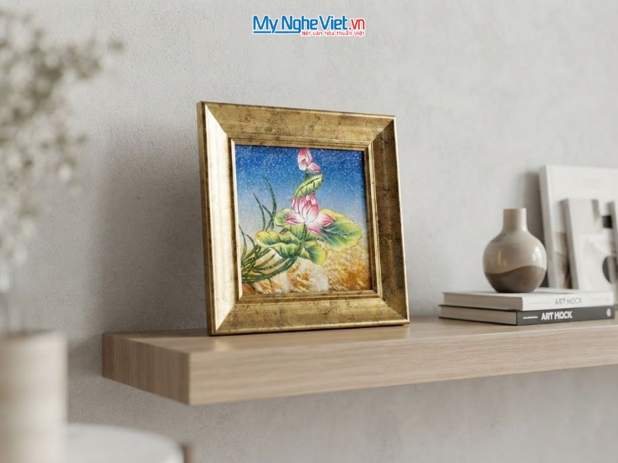 Tranh Sơn Mài Hoa Sen Cẩn Trứng Cao Cấp 28x28cm MNV-TSM300/1