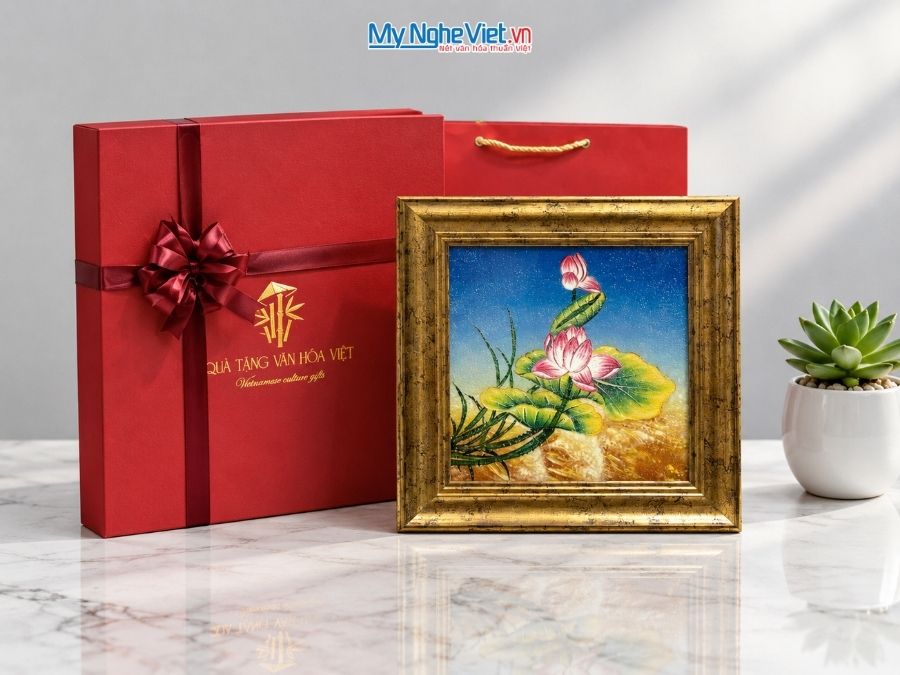 Tranh Sơn Mài Hoa Sen Cẩn Trứng Cao Cấp 33x33cm MNV-TSM300