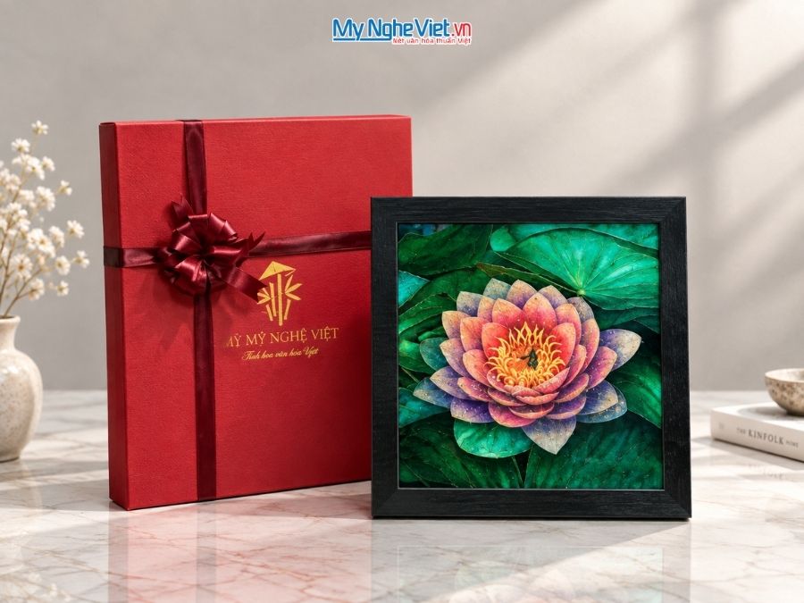 Tranh Sơn Mài Hoa Sen Hồng Cẩn Trứng 35x35cm MNV-TSM3535/9