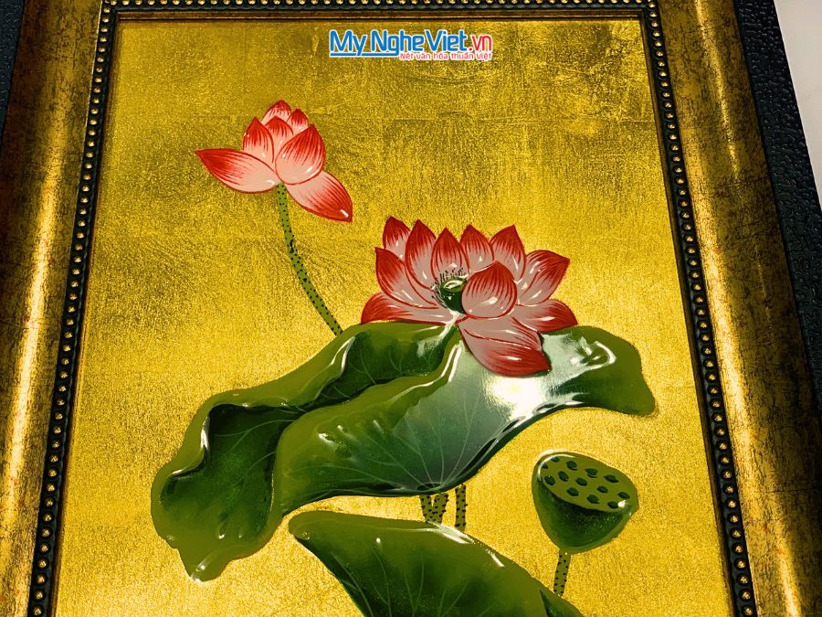 Tranh Sơn Mài Hoa Sen Nền Vàng Đắp Nổi Cao Cấp 28x38cm TSMDH2838-2