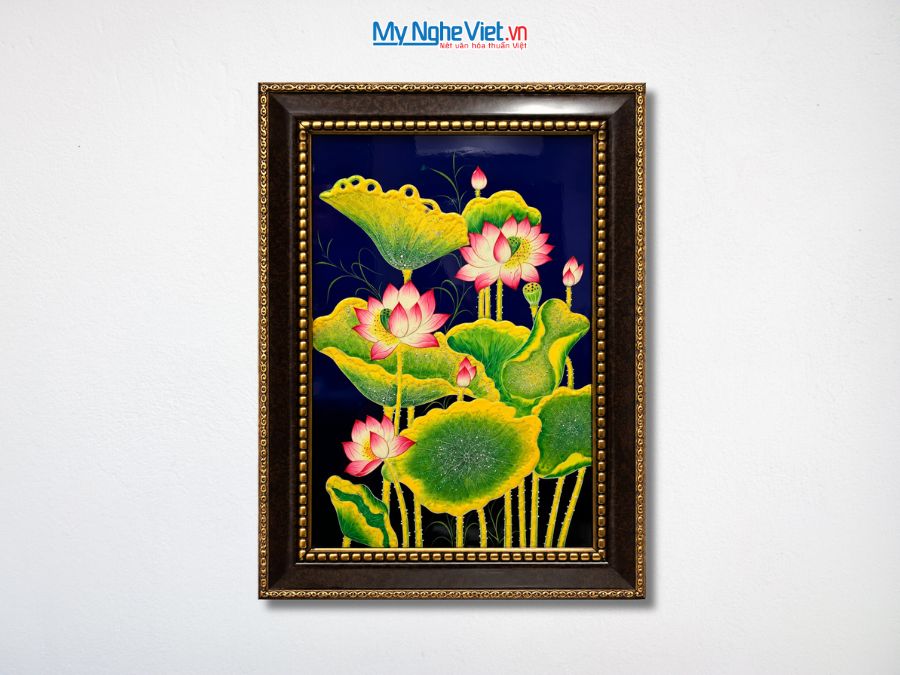 Tranh Sơn Mài Hoa Sen Đắp Nổi Nền Xanh 54x74cm TSM571-1.6