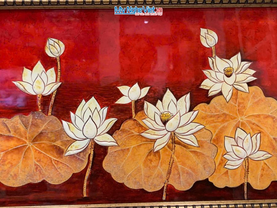 Tranh Sơn Mài Hoa Sen Đắp Nổi Nền Đỏ 54x74cm TSM571-1.15