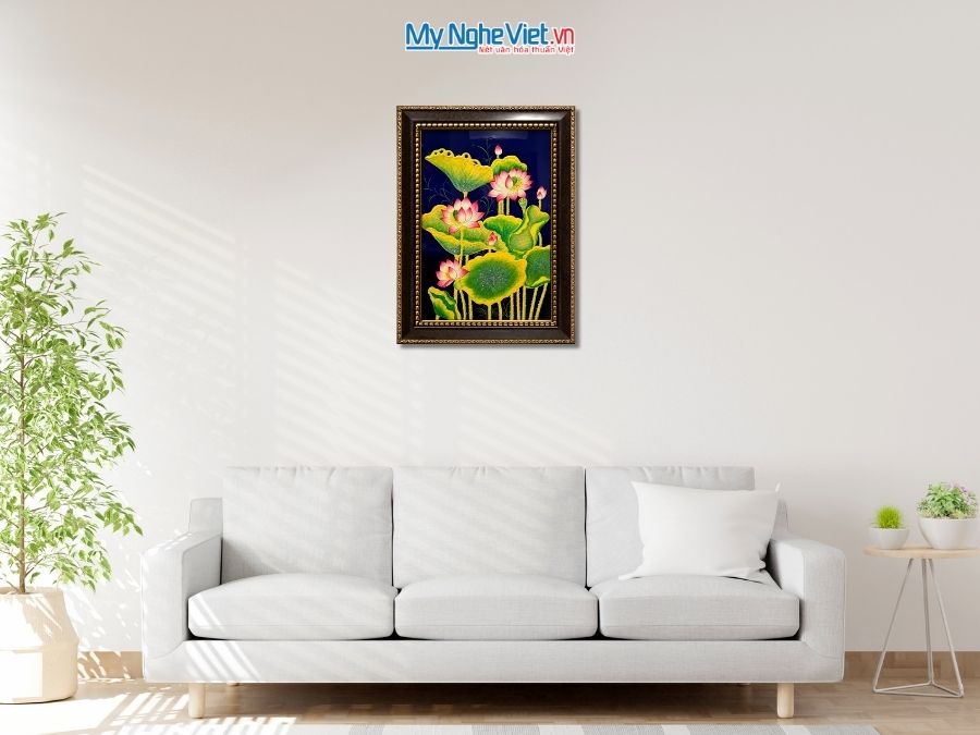 Tranh Sơn Mài Hoa Sen Đắp Nổi Nền Xanh 54x74cm TSM571-1.6
