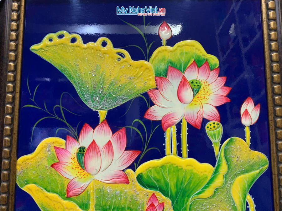 Tranh Sơn Mài Hoa Sen Đắp Nổi Nền Xanh 54x74cm TSM571-1.6