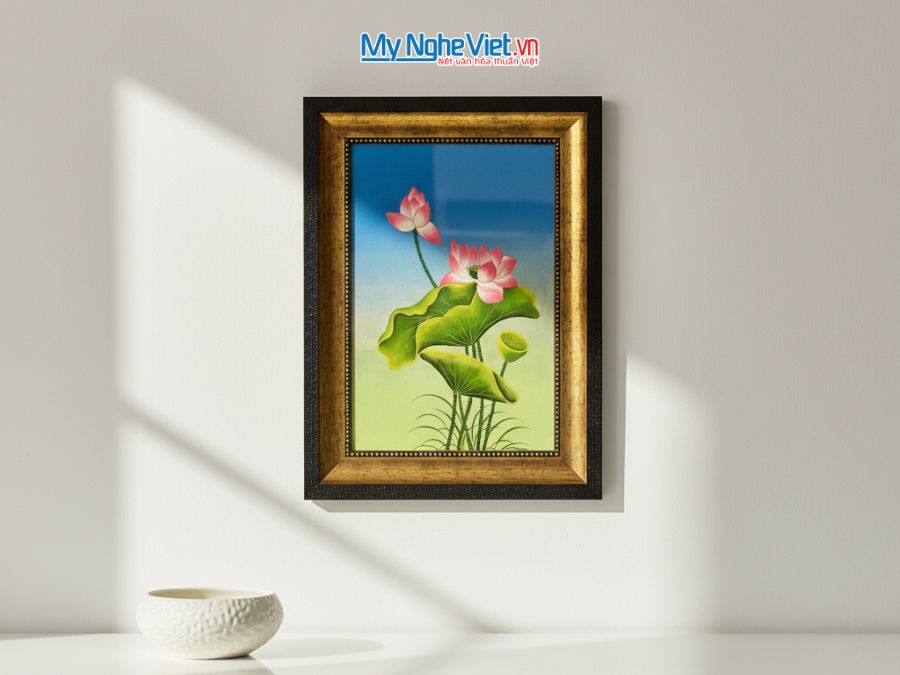 Tranh Sơn Mài Hoa Sen Nền Xanh Đắp Nổi Cao Cấp 28x38cm TSMDH2838-1.1