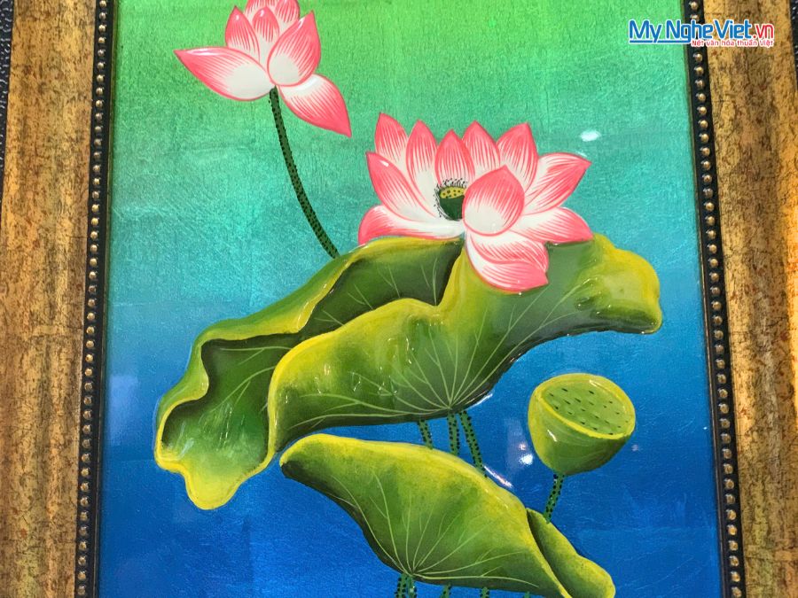 Tranh Sơn Mài Hoa Sen Nền Xanh Lá Đắp Nổi Cao Cấp 28x38cm TSMDH2838-2.2