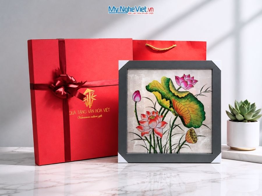 Tranh Sơn Mài Hoa Sen Dát Bạc 35x35cm TSMTBL35