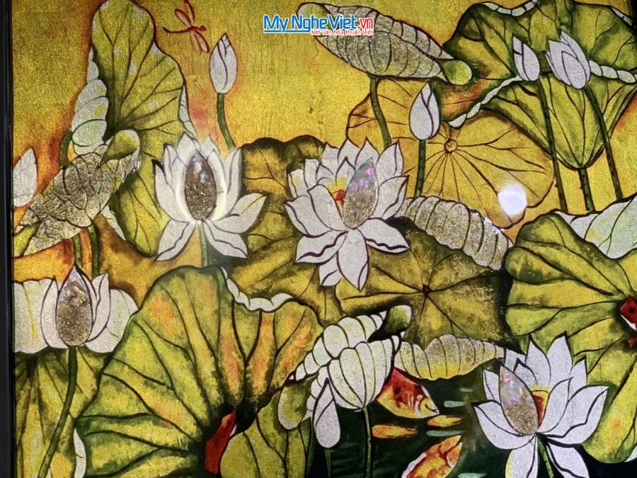 Tranh Sơn Mài Hoa Sen Dát Bạc Nền Vàng 35x35cm MNV-TSM3535/1