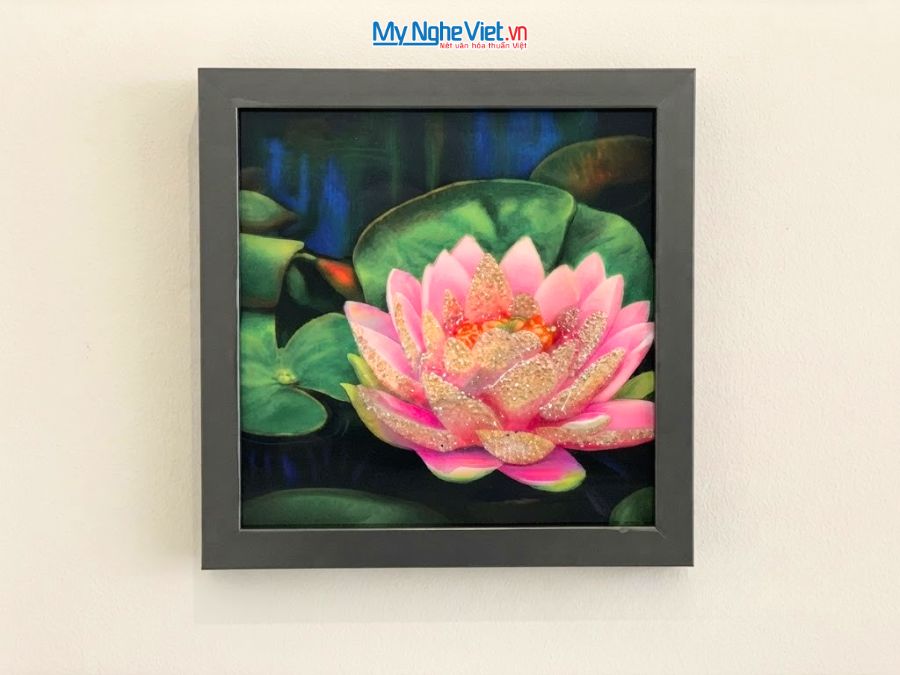 Tranh Sơn Mài Hoa Sen Hồng Cẩn Trứng 35x35cm MNV-TSM3535/10