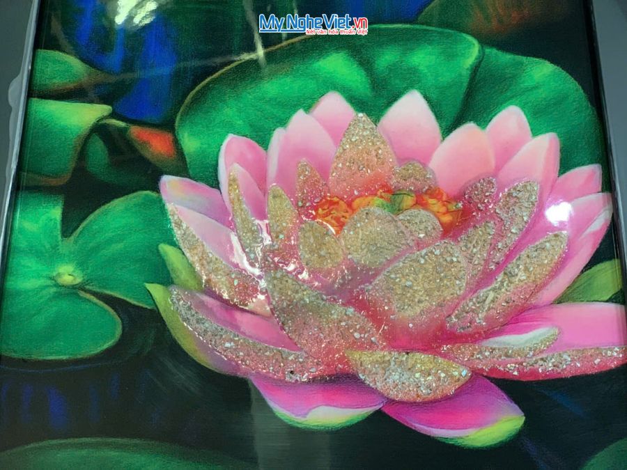 Tranh Sơn Mài Hoa Sen Hồng Cẩn Trứng 35x35cm MNV-TSM3535/10