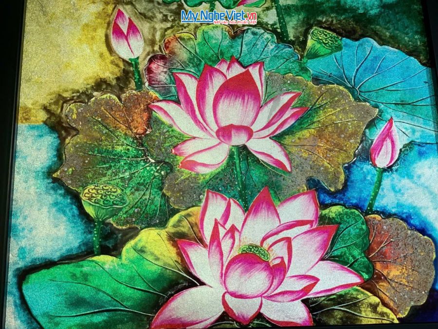 Tranh Sơn Mài Hoa Sen Hồng Dát Bạc Nền Xanh 35x35cm MNV-TSM3535/12