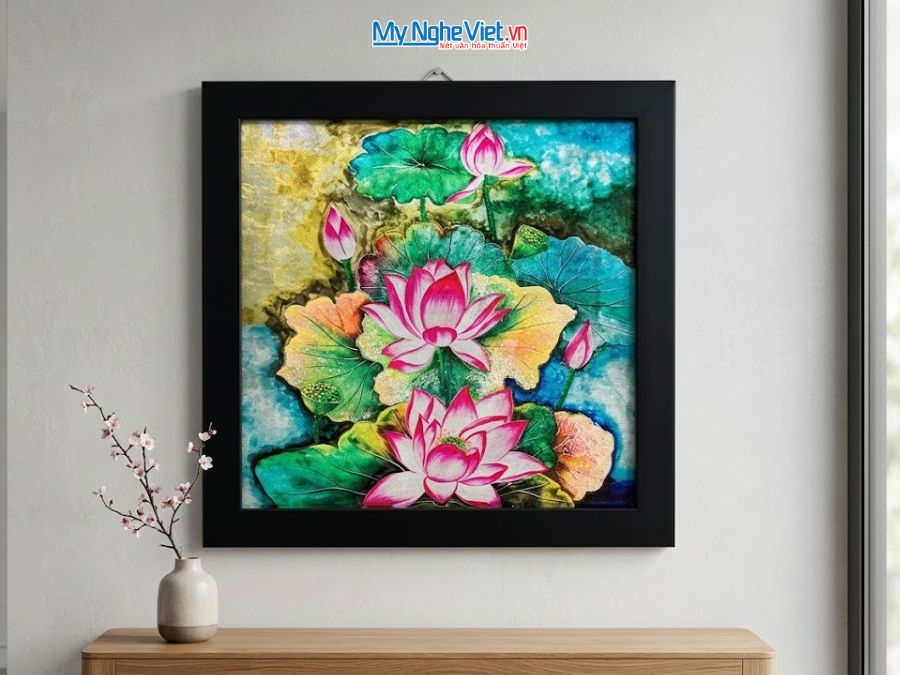 Tranh Sơn Mài Hoa Sen Hồng Dát Bạc Nền Xanh 35x35cm MNV-TSM3535/12